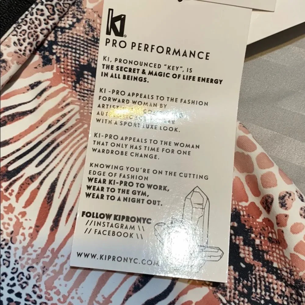 KI Features Workout crops with mesh